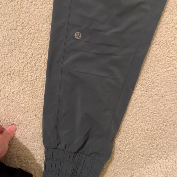 Hunter green lululemon joggers! - Picture 3 of 6